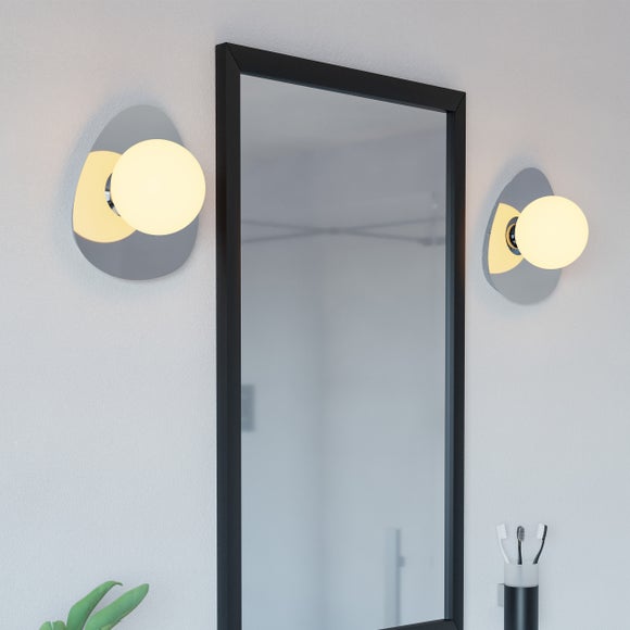 Carousel navigation image position 2 of 5