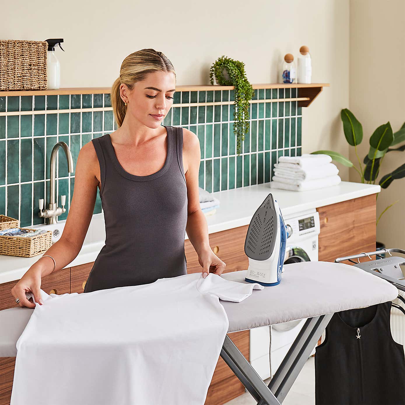 Carousel zoom image position 2 of 8