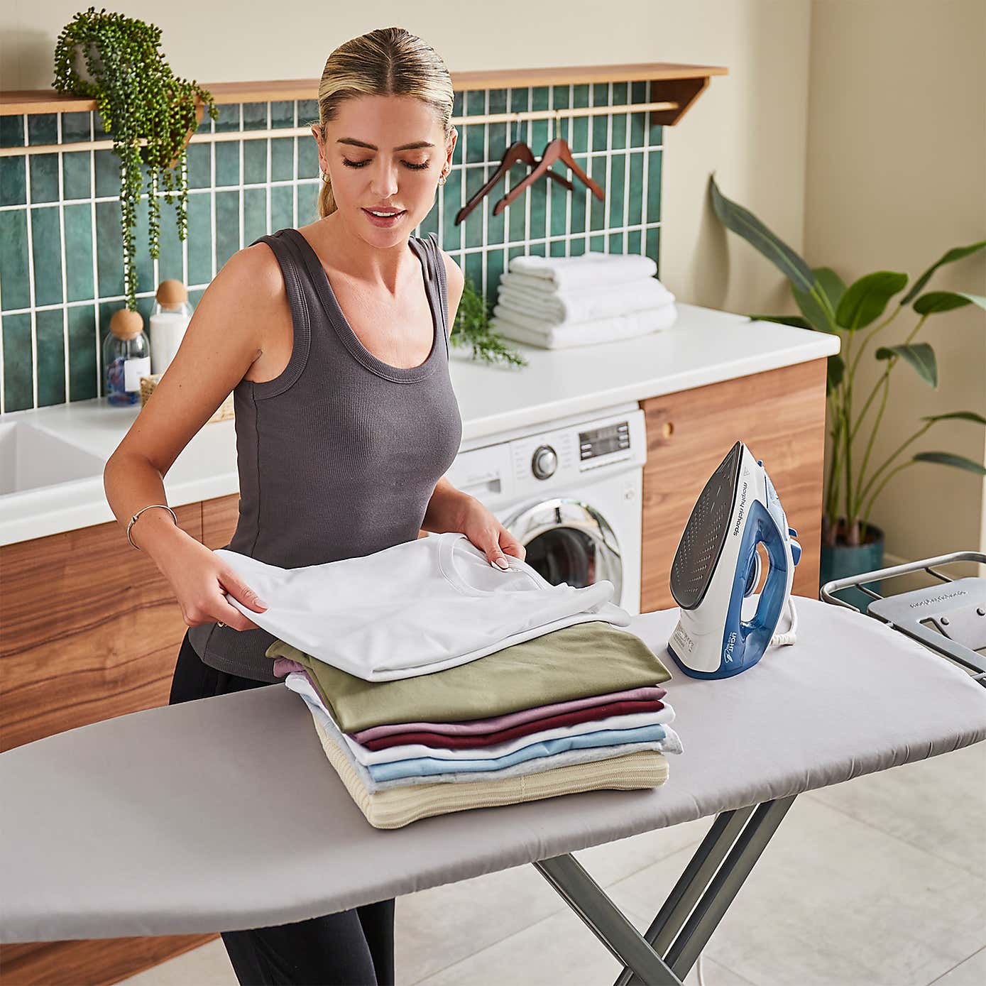 Carousel zoom image position 3 of 8