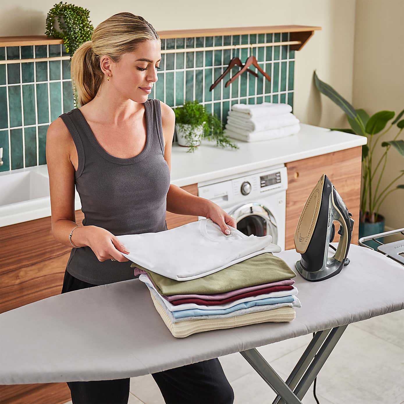 Carousel zoom image position 3 of 8