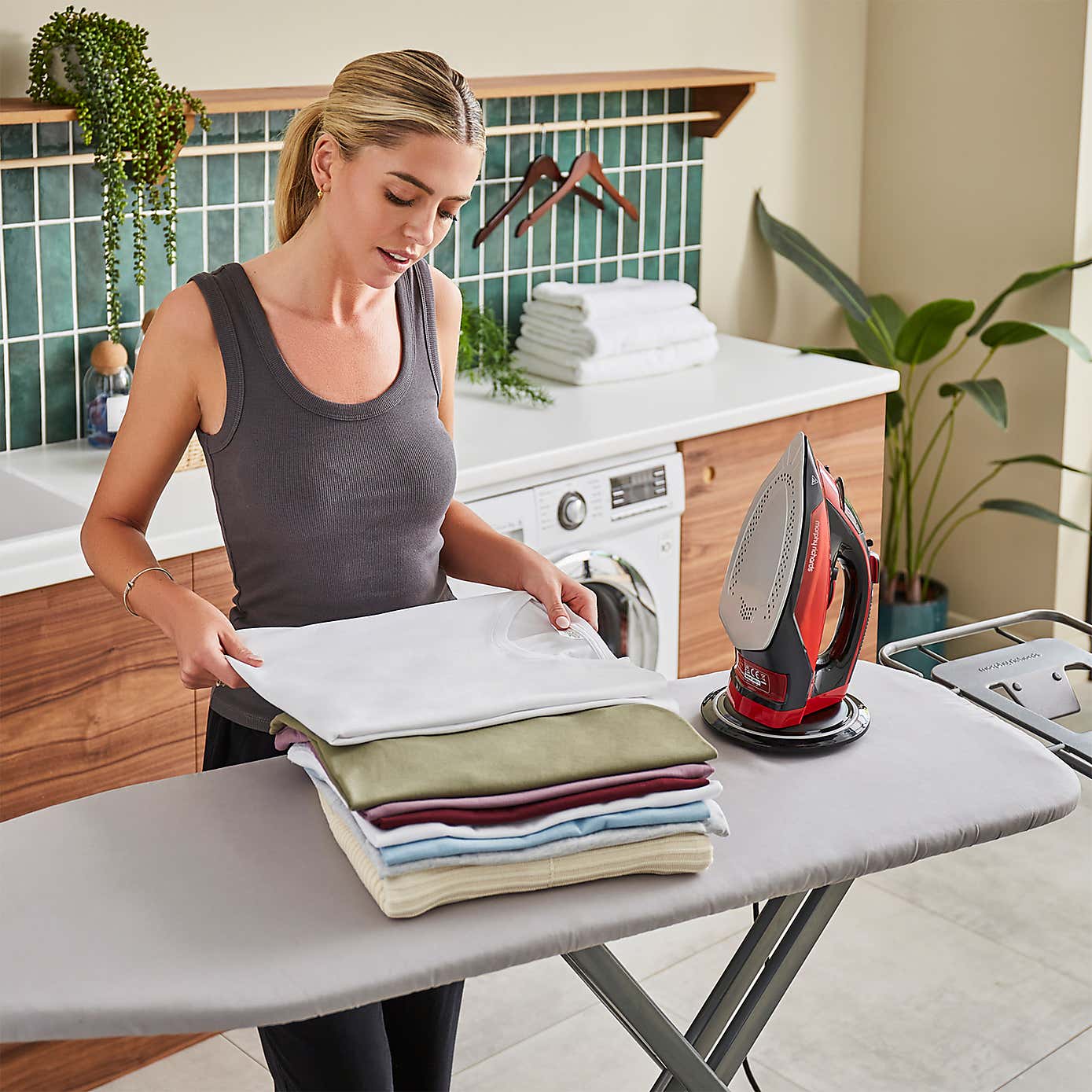 Carousel zoom image position 3 of 9