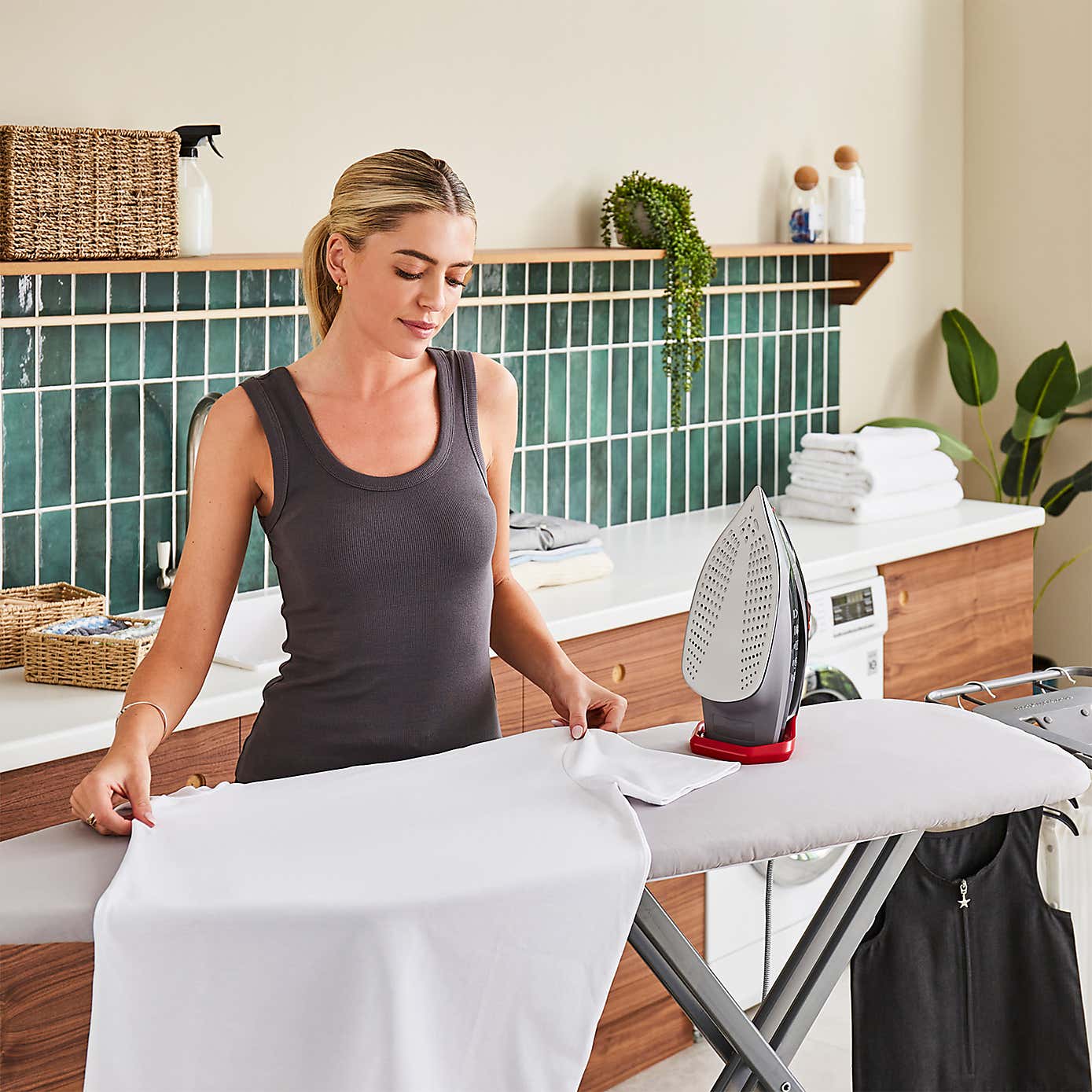 Carousel zoom image position 3 of 9