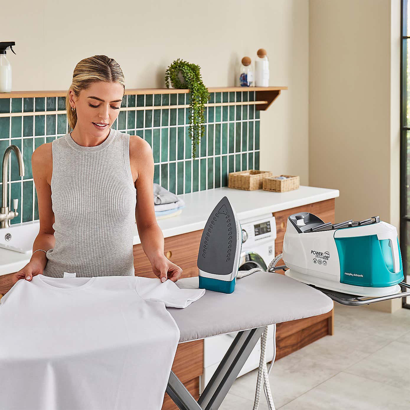 Carousel zoom image position 3 of 9