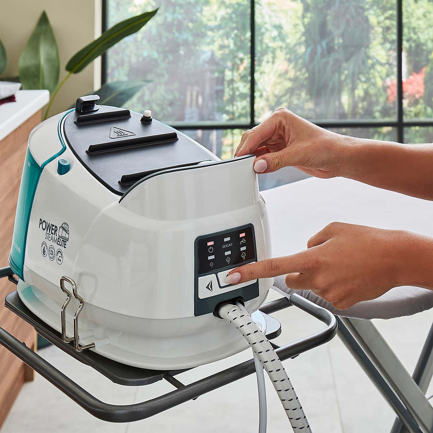 Carousel zoom image position 7 of 9