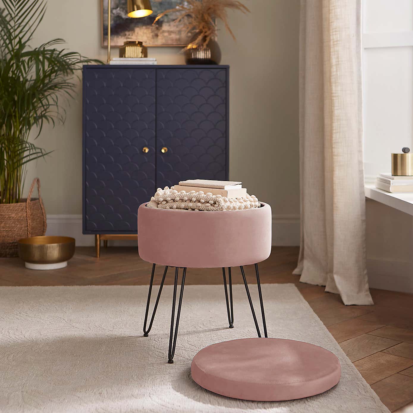 Carousel zoom image position 3 of 8