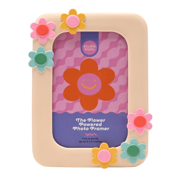 Carousel navigation image position 2 of 4