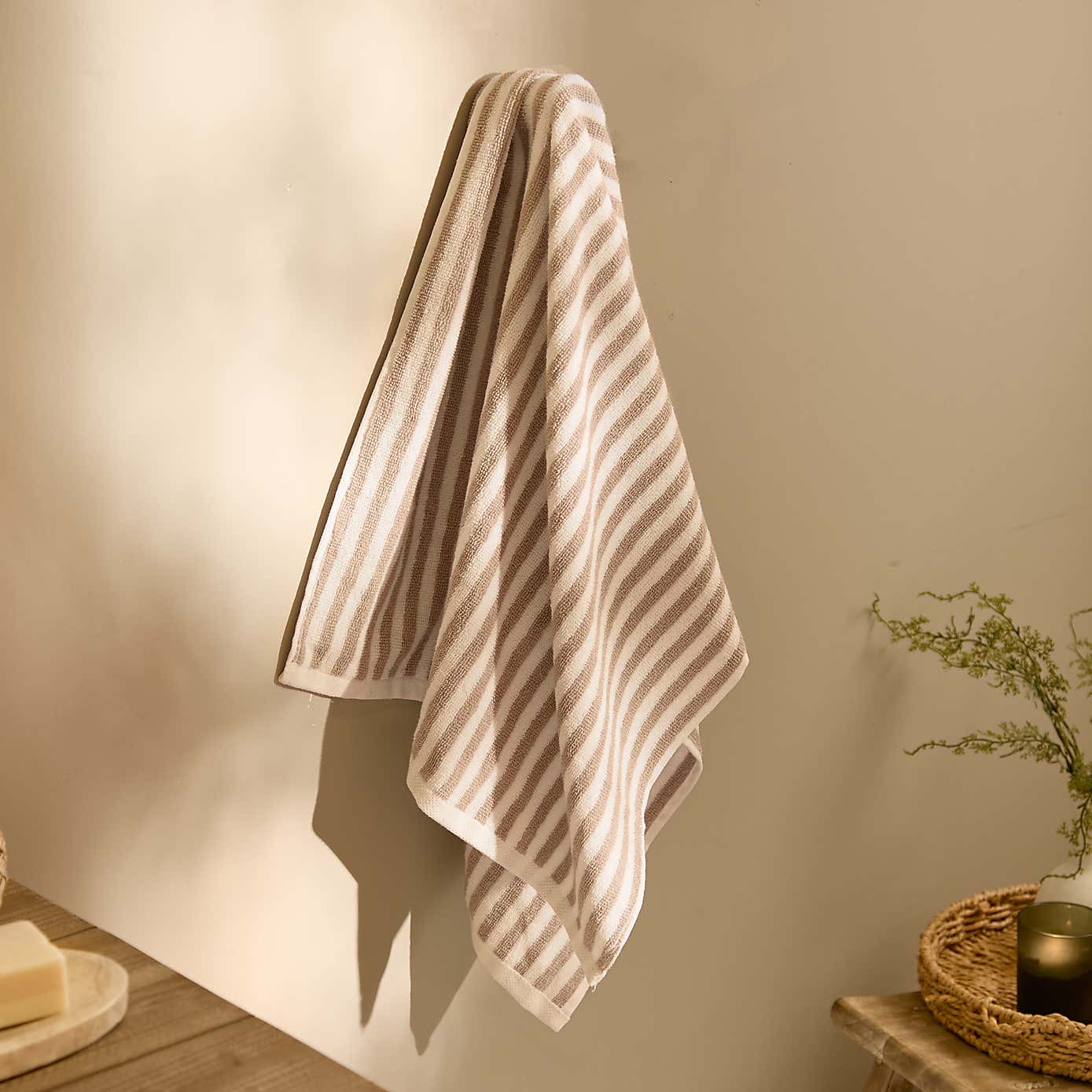 Carousel zoom image position 1 of 3