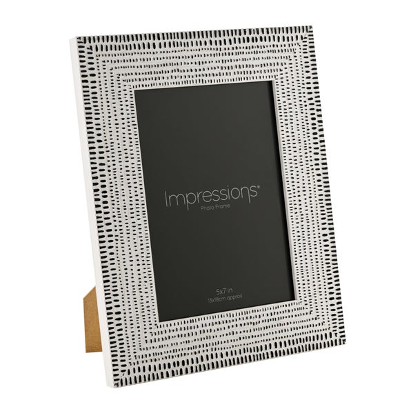 Carousel navigation image position 3 of 4