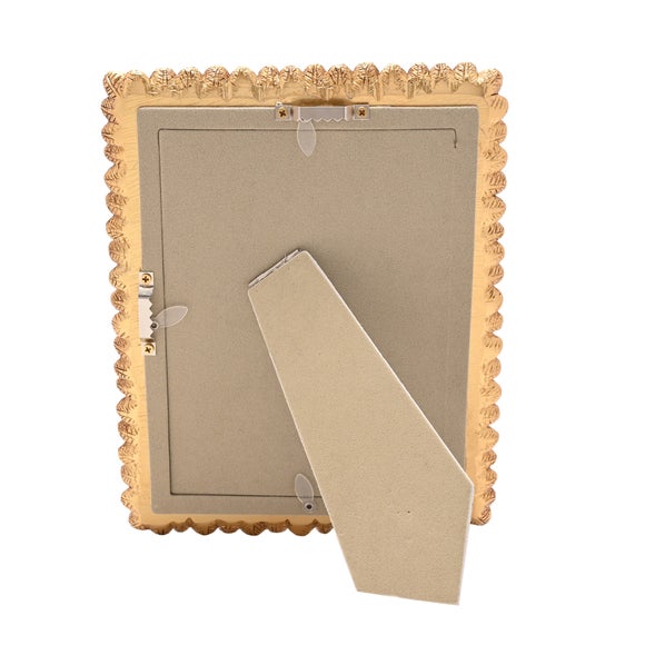 Carousel navigation image position 3 of 4