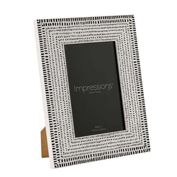 Carousel navigation image position 3 of 4