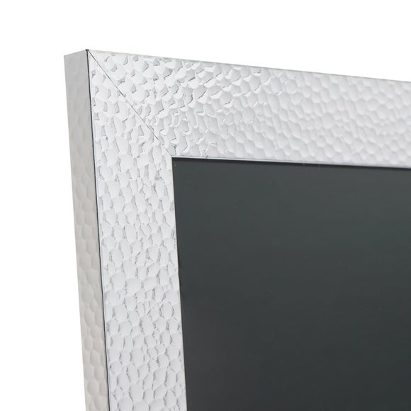 Carousel navigation image position 3 of 5