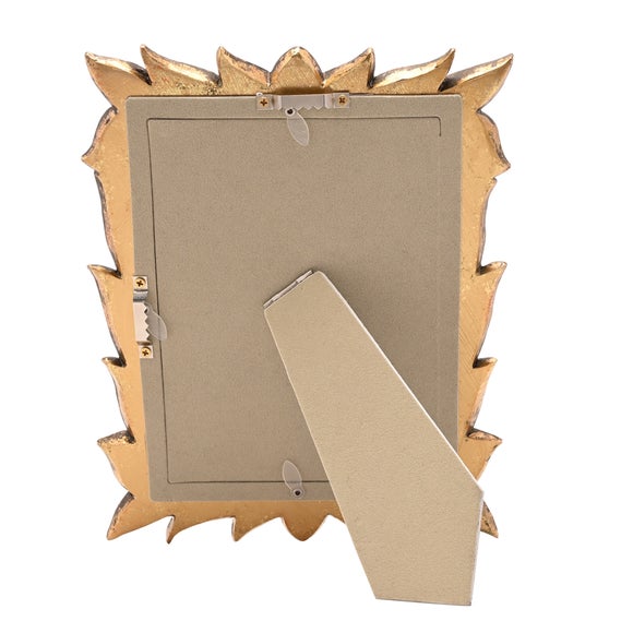 Carousel navigation image position 3 of 4