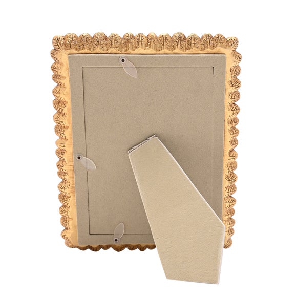 Carousel navigation image position 2 of 3