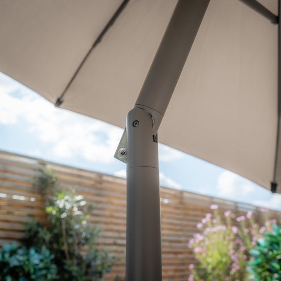 Carousel navigation image position 4 of 9