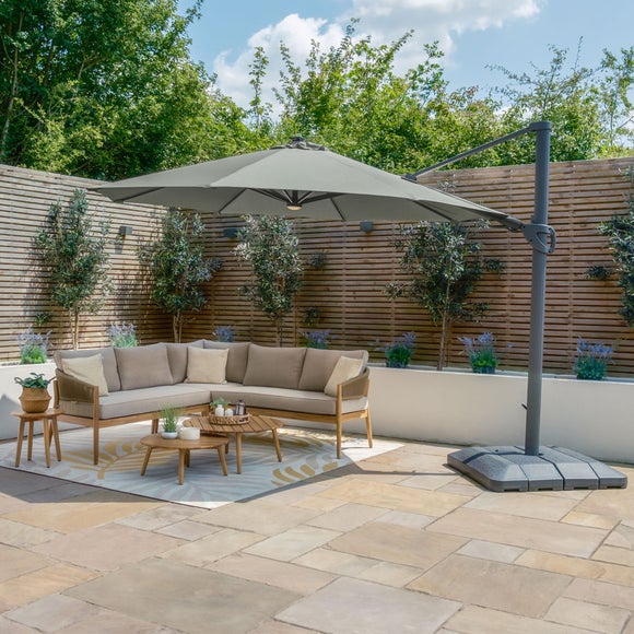 Carousel navigation image position 3 of 9