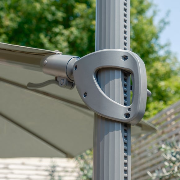 Carousel navigation image position 7 of 9