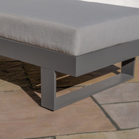 Carousel navigation image position 4 of 8