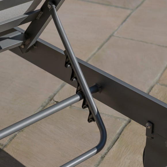 Carousel navigation image position 6 of 8