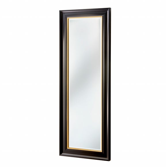 Carousel navigation image position 2 of 3