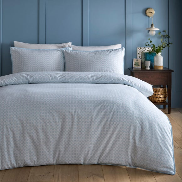 Photo 2 of Appletree Willow Tree Scene 100 Cotton Duvet Cover & Pillowcase Set