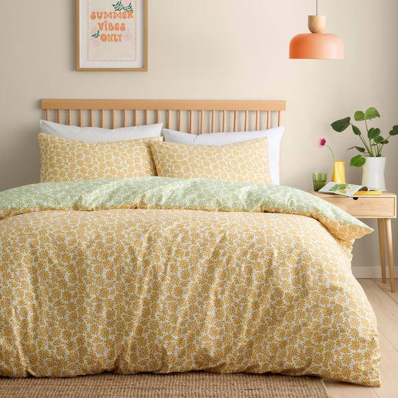 Fusion Retro Daisy Floral Polycotton Duvet Cover & Pillowcase Set