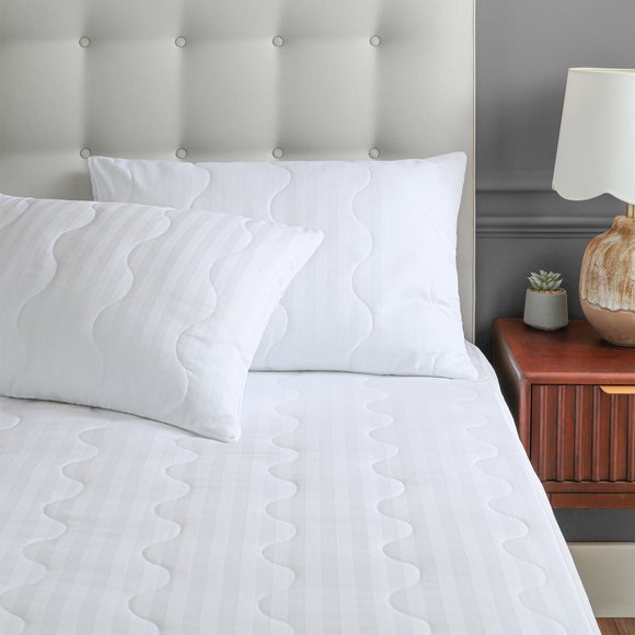 View Hotel Pillow Pair And Bedding Protector Bundle View Hotel Pillow Pair And Bedding Protector Bundle