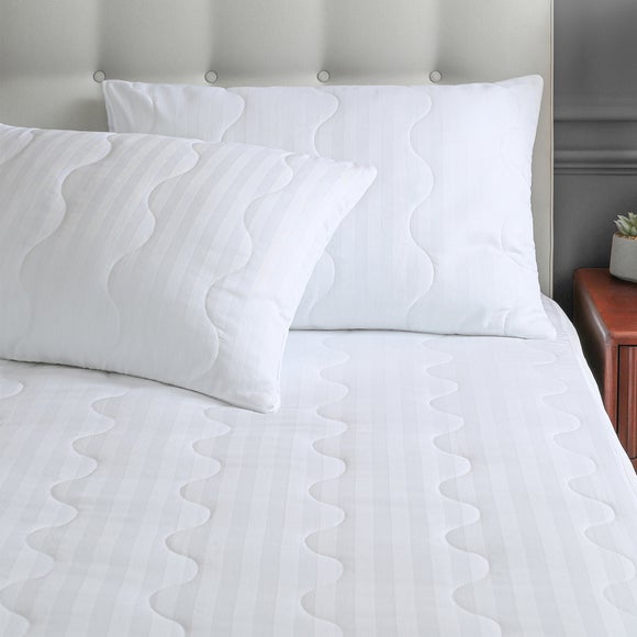 View Hotel Anti-allergy Pillow Pair And Bedding Protector Bundle View Hotel Anti-allergy Pillow Pair And Bedding Protector Bundle