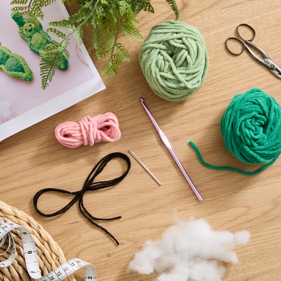 Duo Peas in a Pod Crochet Kit