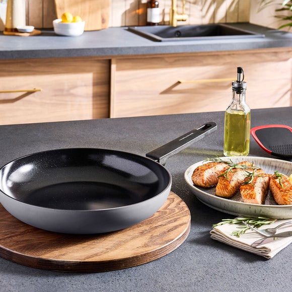 Morphy Richards Aluminium Frying Pan