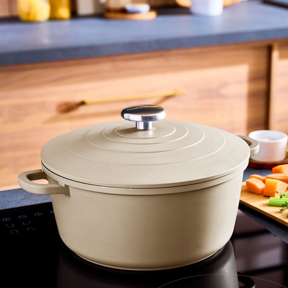 Morphy Richards Cast Aluminium Casserole Dish