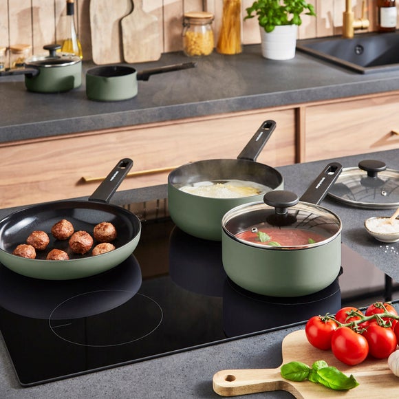 Photo 2 of Morphy Richards 5 Piece Aluminium Saucepan Set