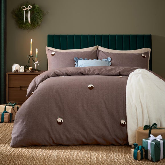 Furn. Christmas Puddings Tufted 100% Brushed Cotton Duvet Cover & Pillowcase Set