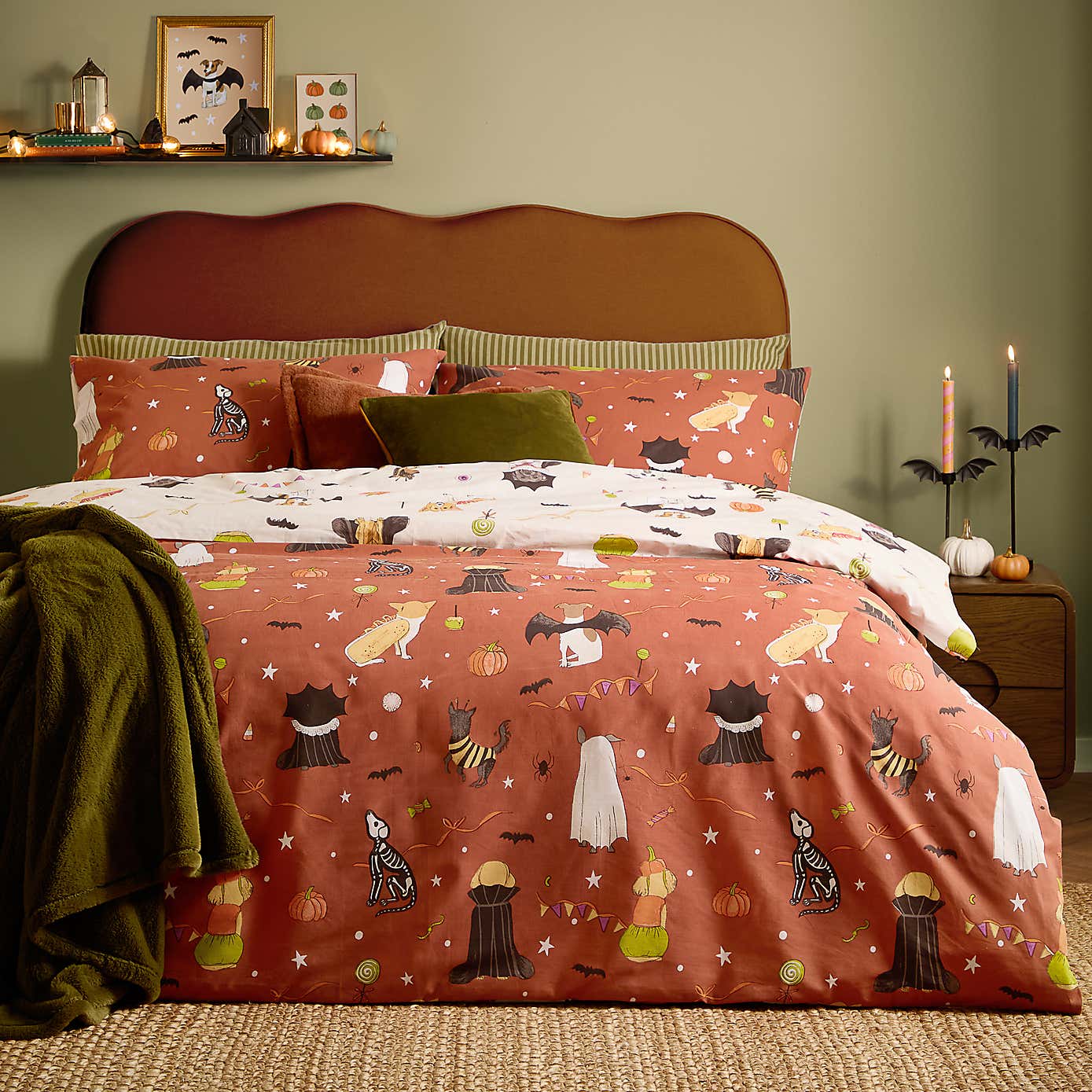 Carousel zoom image position 2 of 4