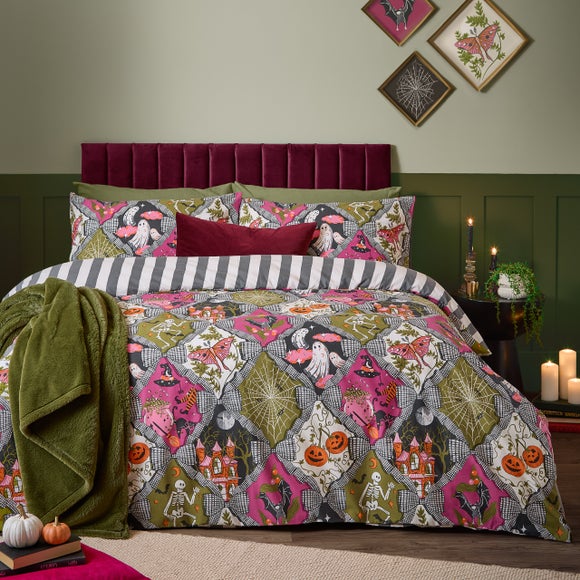 Furn. Hallowquin Polycotton Duvet Cover & Pillowcase Set