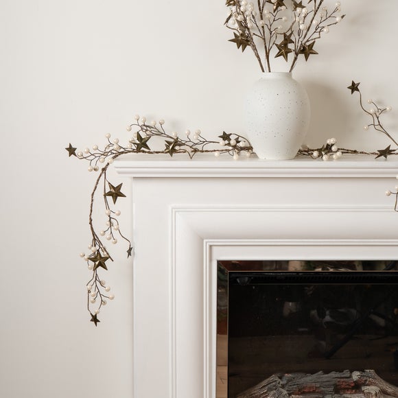 150cm Artificial Lit Star and Berry Garland