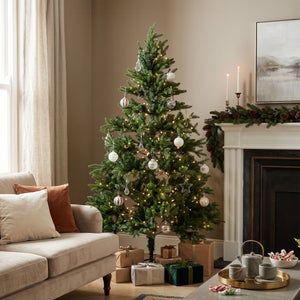 6ft Mixed Tip Pre-lit Realistic Christmas Tree