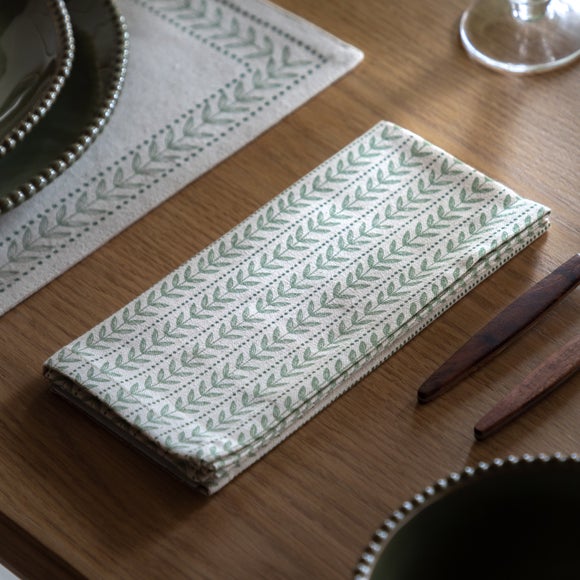 Cedar & Sage Pack of 4 Ditsy Leaf Napkins