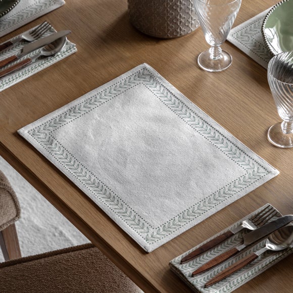 Cedar & Sage Pack of 4 Ditsy Leaf Placemats