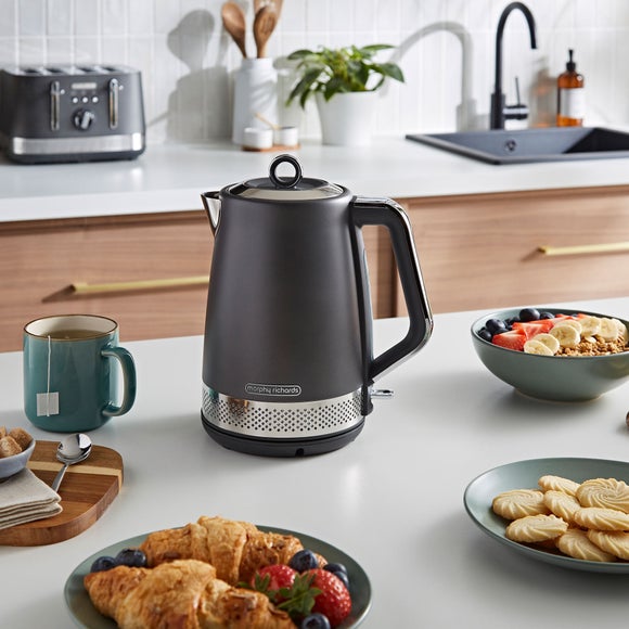 Morphy Richards 1.7L Illumination Jug Kettle