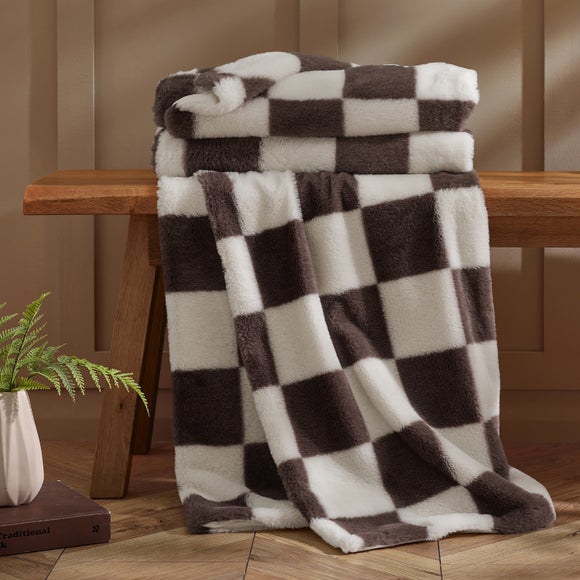 Cosy Soft Checkerboard Throw 130cm x 170cm