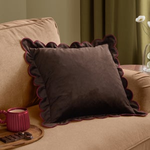 Furn. Lil Scallop Square Cushion
