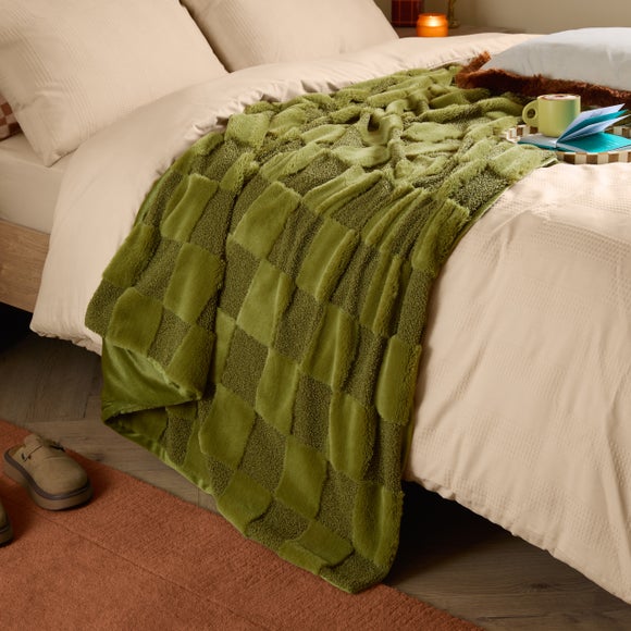 Furn. Checked Faux Fur Boucle Throw Blanket 140cm x 180cm