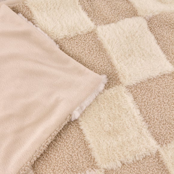 Photo 2 of Furn. Checked Faux Fur Boucle Throw Blanket 140cm X 180cm
