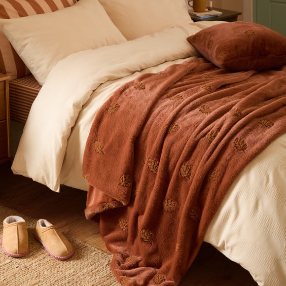 Furn. Autumn Trail Throw 130cm x 180cm
