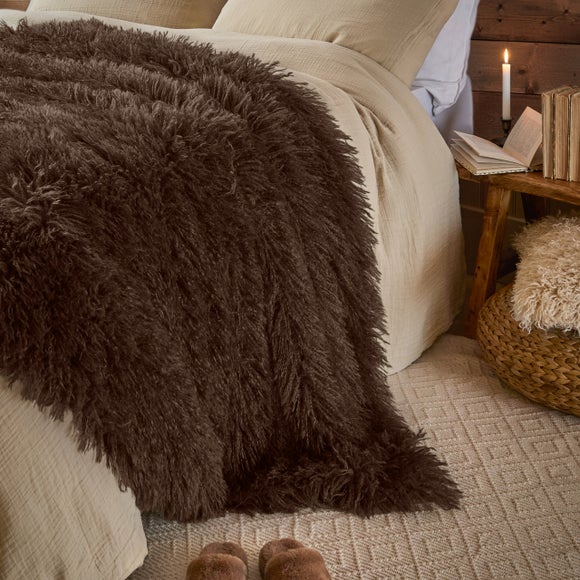 Furn. Rowan Faux Fur Throw 130cm x 175cm
