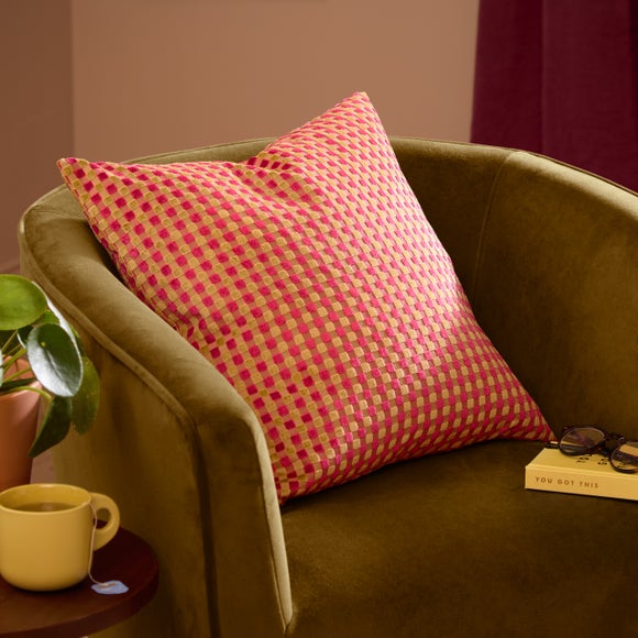 Furn. Checkered Square Cushion