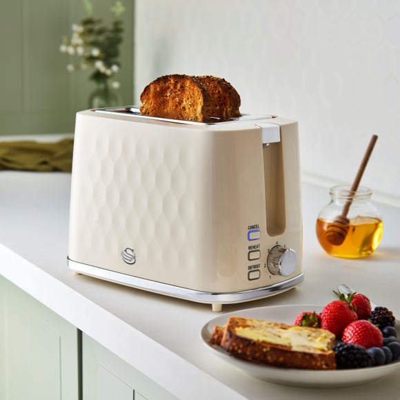 Swan Hexton 900W 2 Slice Toaster