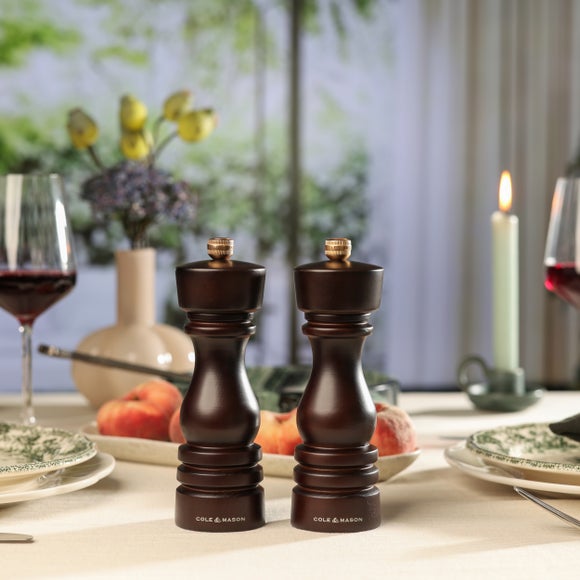 Cole and Mason London Salt and Pepper Mill Set