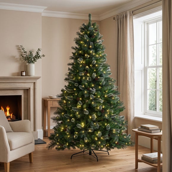 7.5ft Pre-lit Hollingworth Spruce Christmas Tree