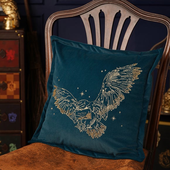 Harry Potter Alumni Hedwig Velvet Square Cushion